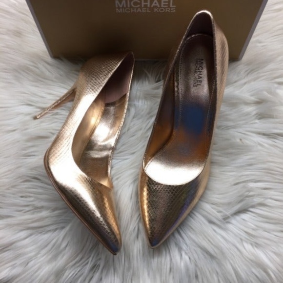 Michael Kors Shoes - Michael Kors Metallic Rose Gold Heel 10M